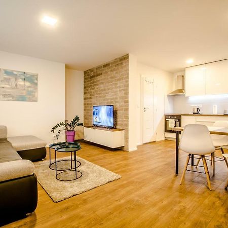 ברטיסלאבה Central Apartments By Kovee מראה חיצוני תמונה