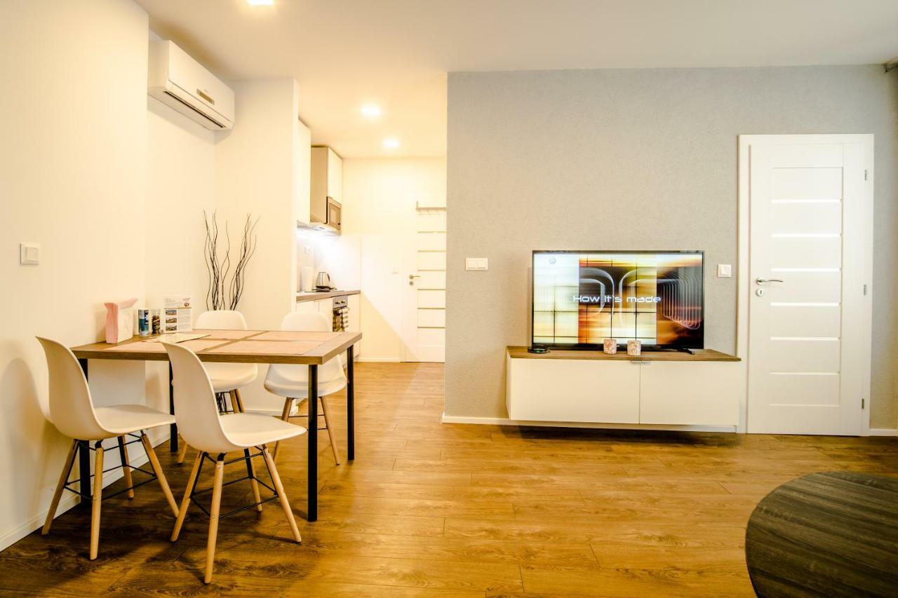 ברטיסלאבה Central Apartments By Kovee מראה חיצוני תמונה