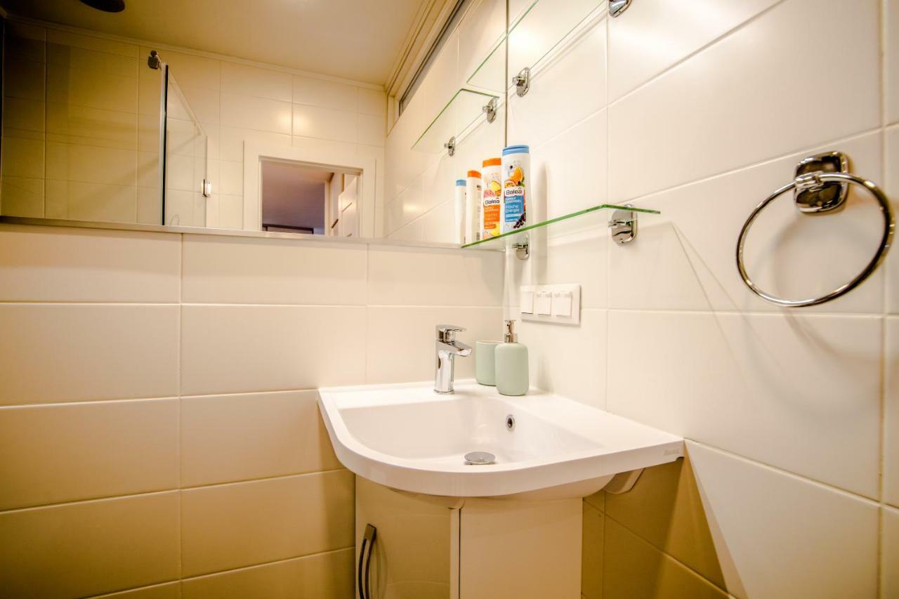 ברטיסלאבה Central Apartments By Kovee מראה חיצוני תמונה